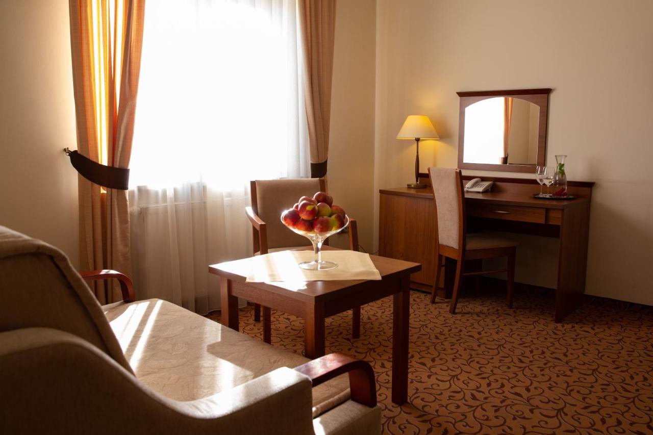 Hotel Panorama Ostrowiec Świętokrzyski Exteriér fotografie